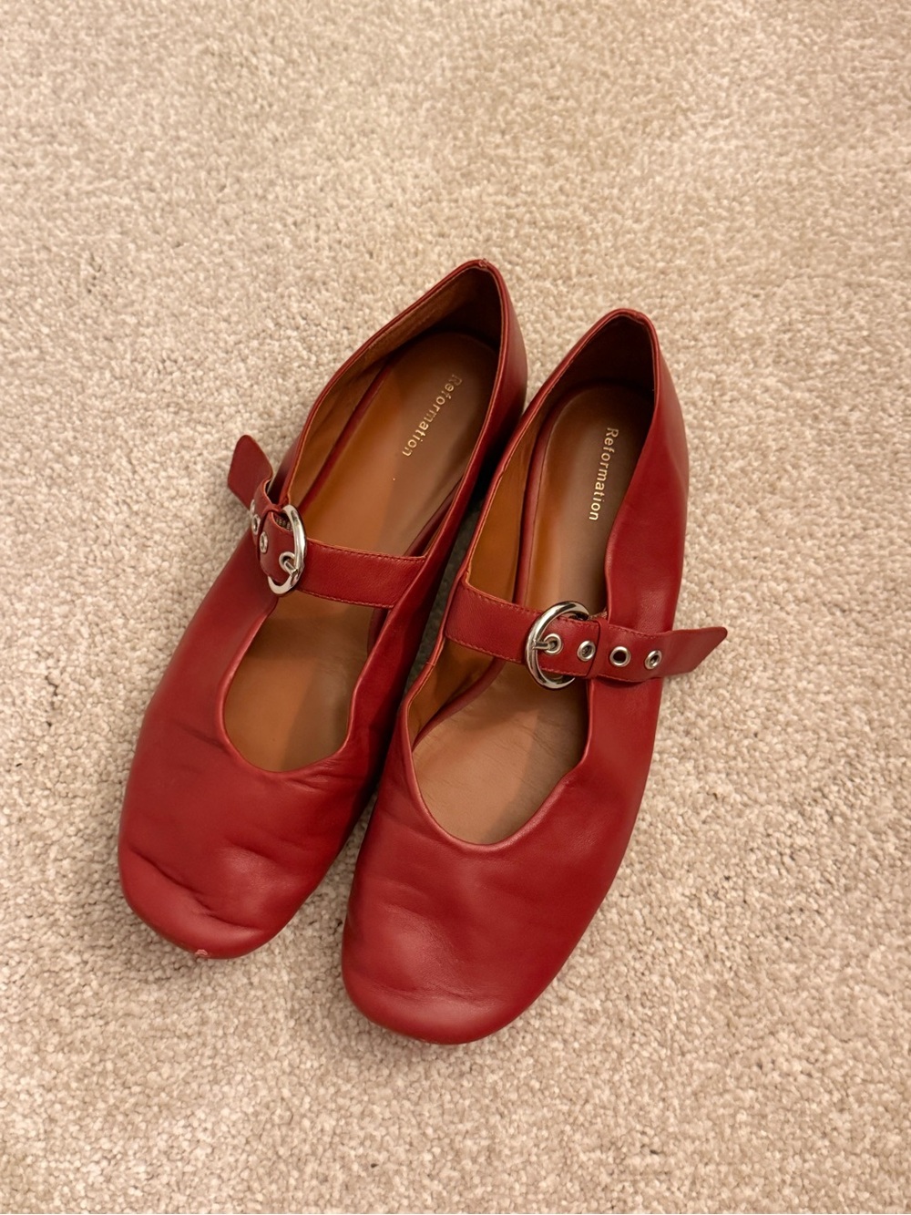 Reformation Bethany Mary Jane Ballet Flat
Size 9, BRICK RED LEATHER - Picture 2 of 6